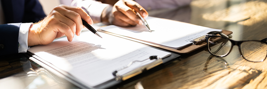 deal breakers when selling a business, reviewing contract risks
